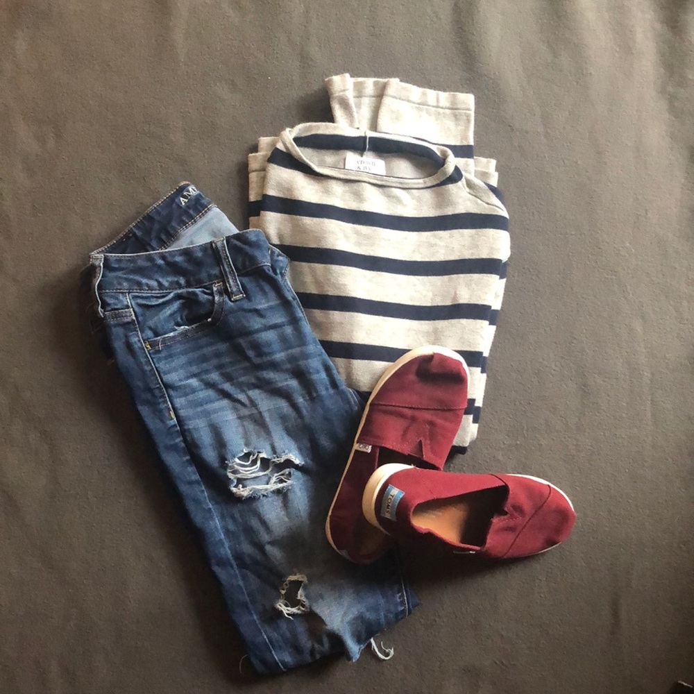 American Eagle distressed skinny jeans